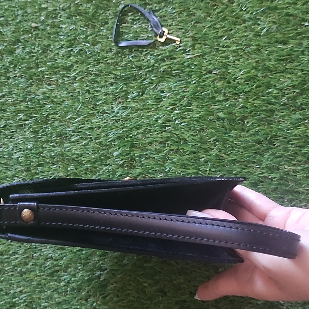 LV Clutch WITH Clutch Strap Clochette & Key! - Picture 4 of 17